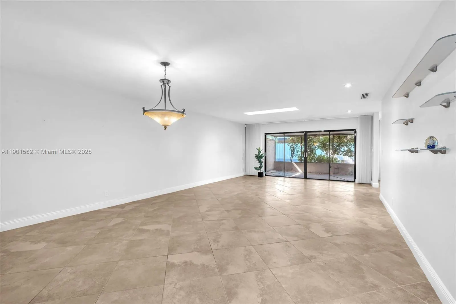 201 Dunwoody Ln, #17-87