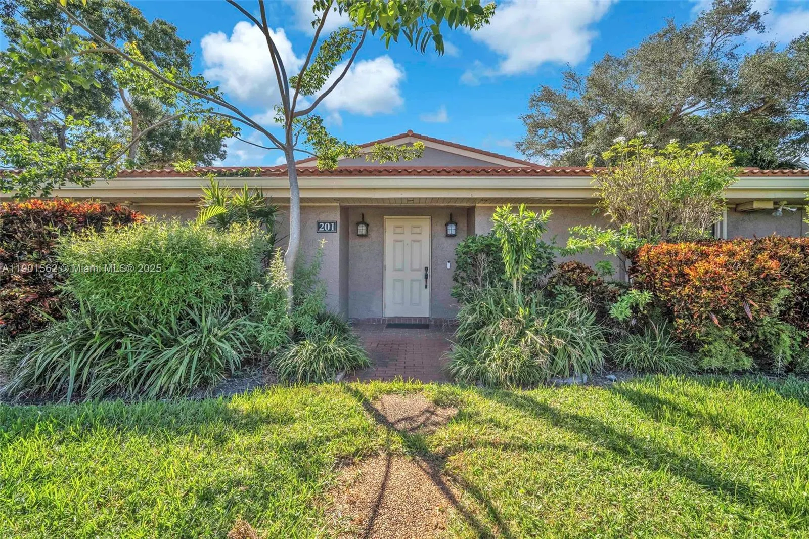 201 Dunwoody Ln, #17-87