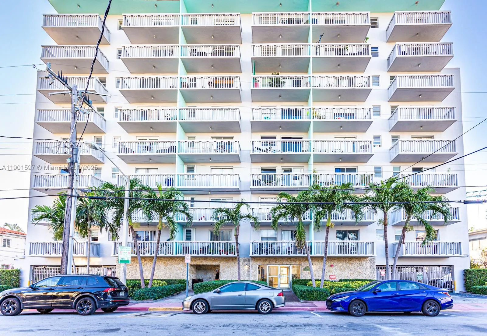 7620 Carlyle Ave, #205