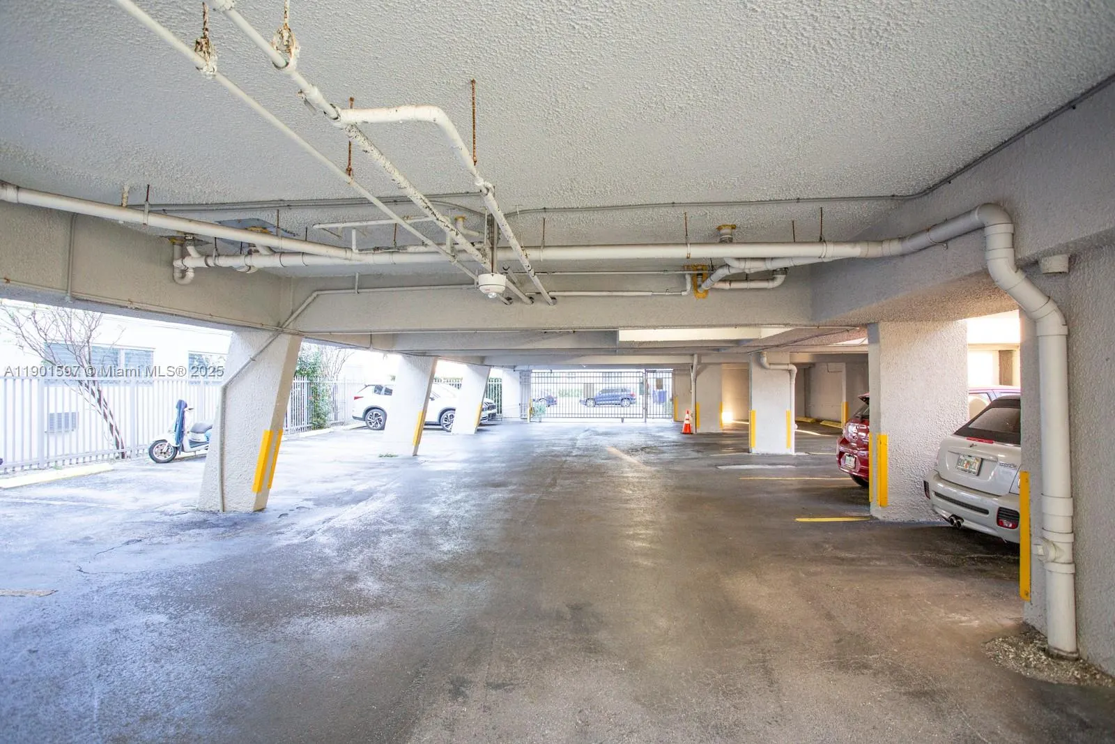 7620 Carlyle Ave, #205