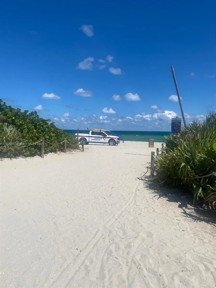 7620 Carlyle Ave, #205