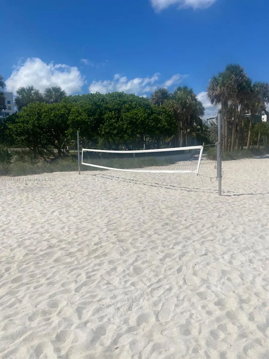 7620 Carlyle Ave, #205