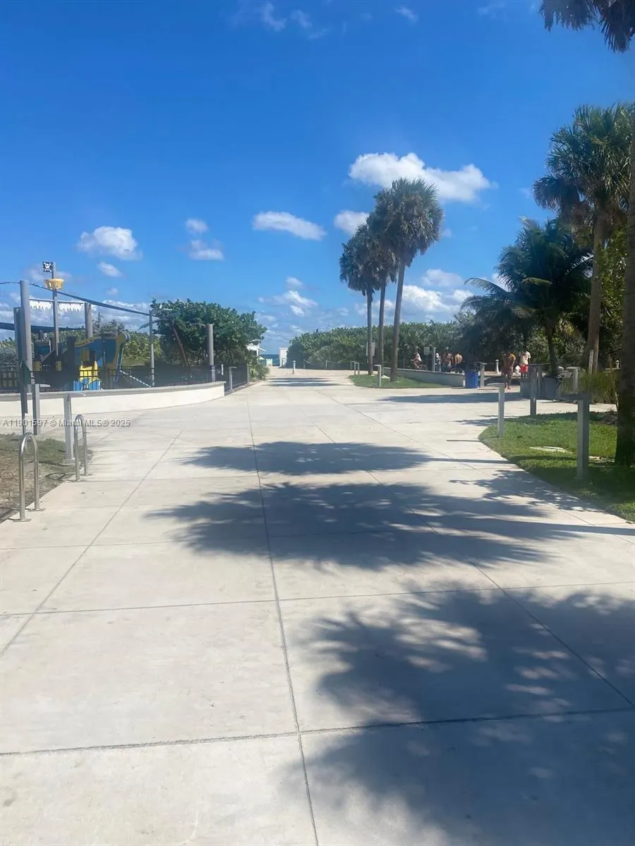 7620 Carlyle Ave, #205