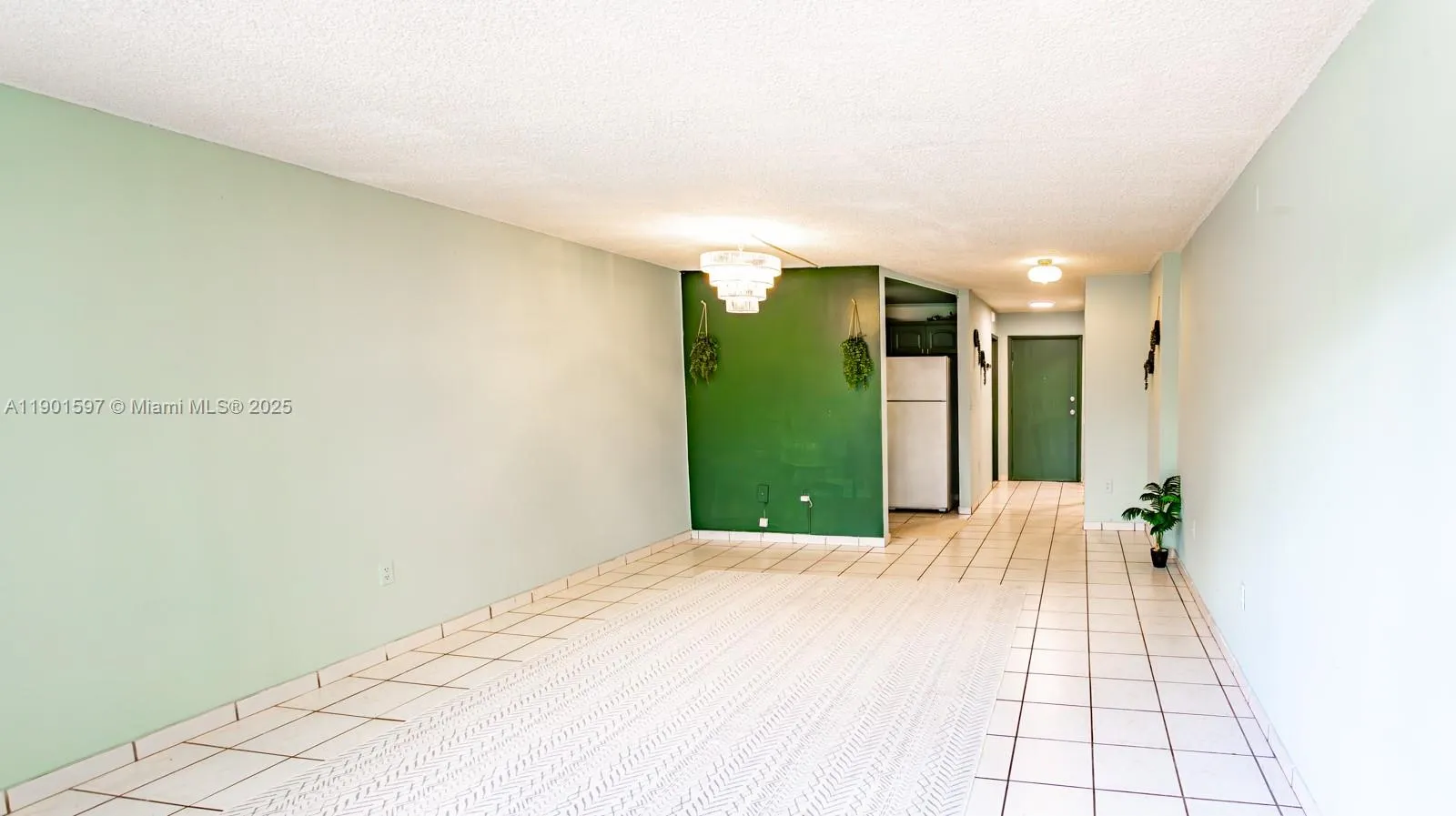 7620 Carlyle Ave, #205