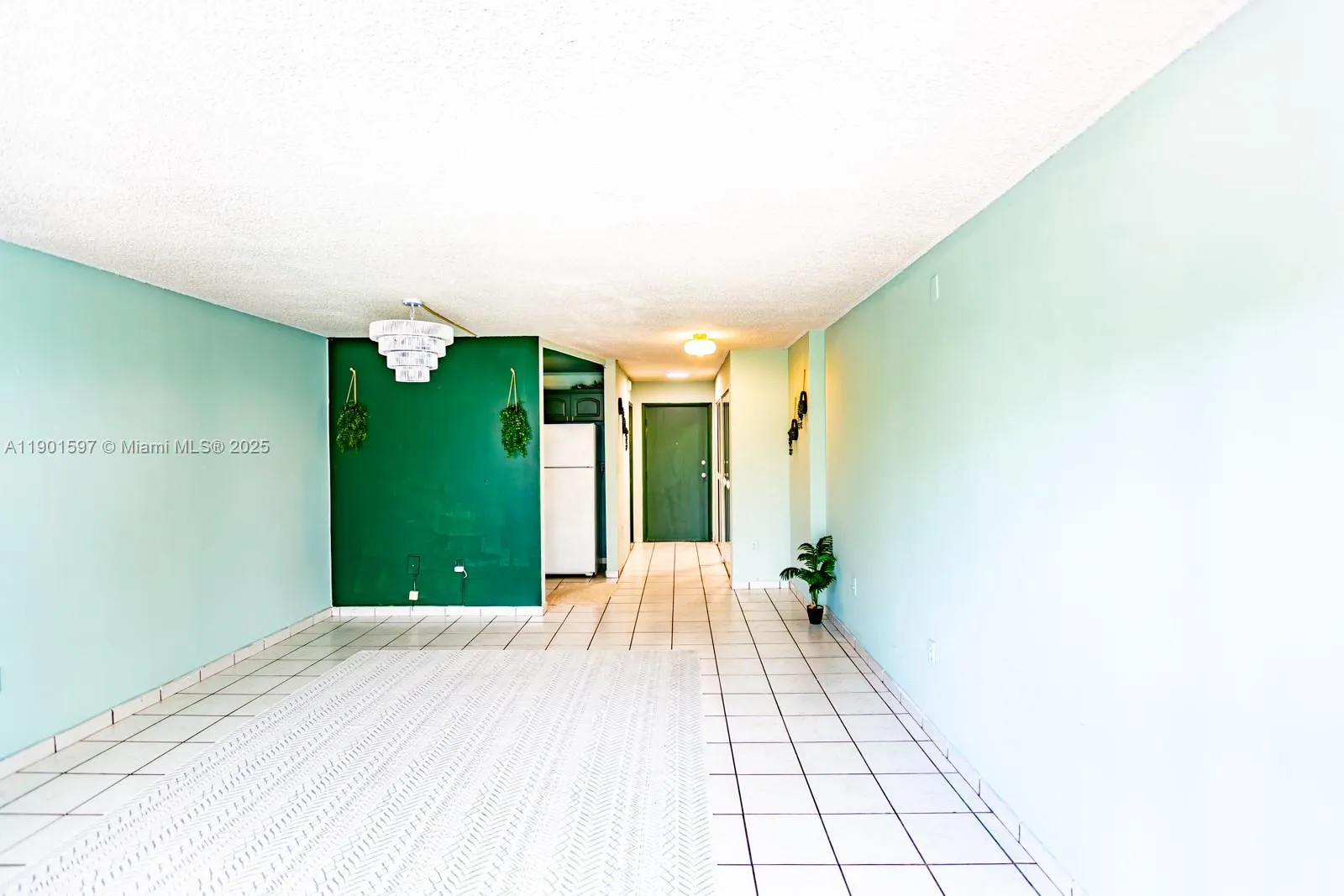 7620 Carlyle Ave, #205