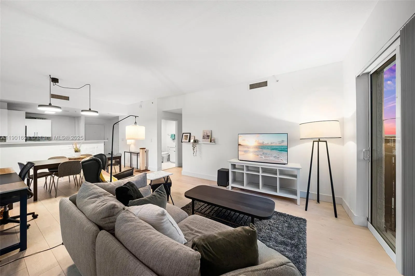 10 Aragon Ave, #1417