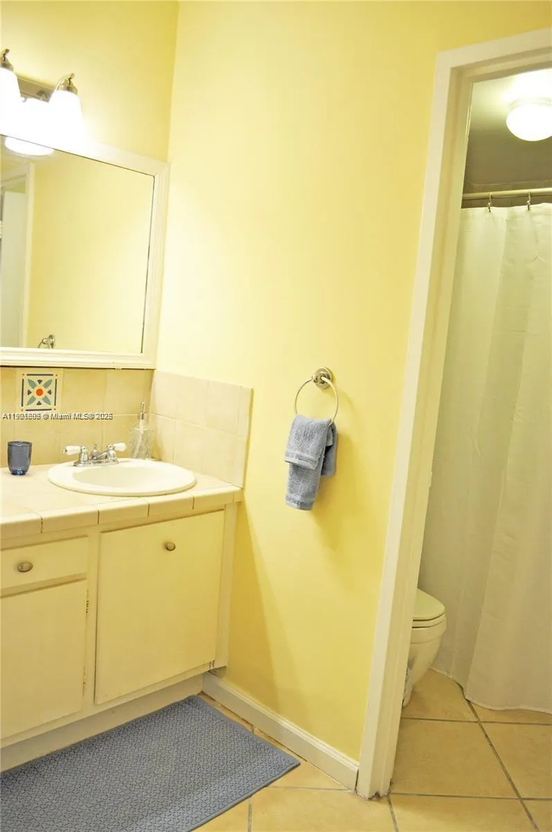 100 Lincoln Rd, #441