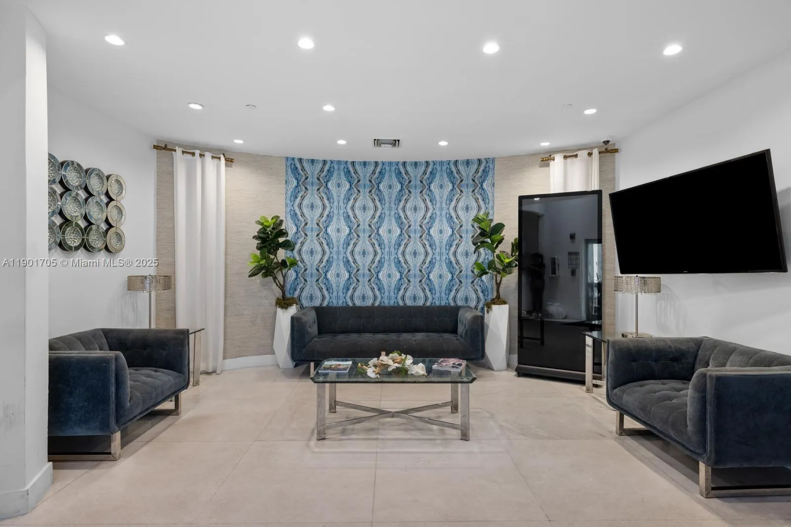 1024 Ocean Dr, #A301