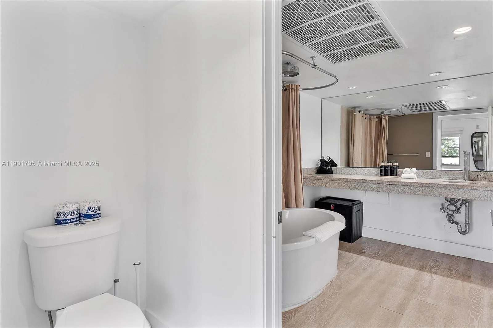 1024 Ocean Dr, #A301