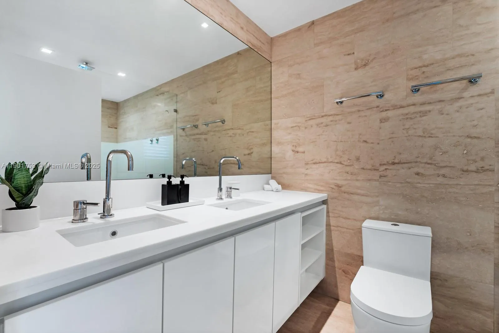 1491 Lincoln Ter, #202