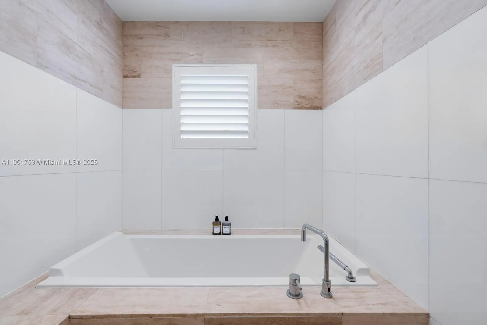 1491 Lincoln Ter, #202