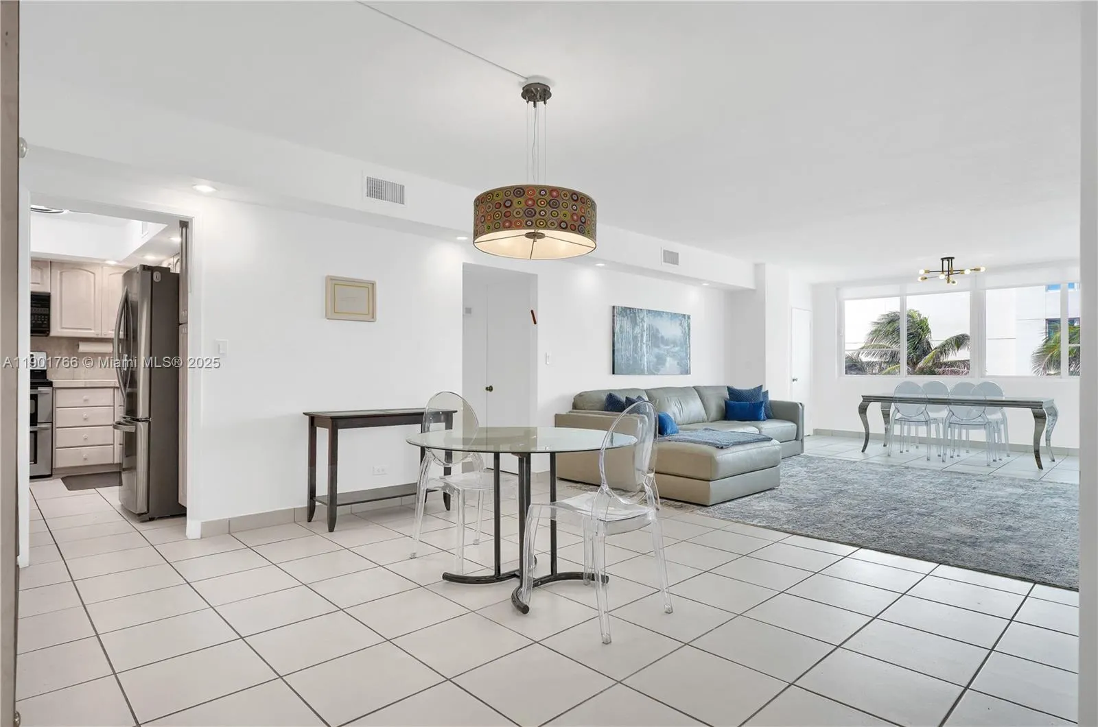 5005 Collins Ave, #824