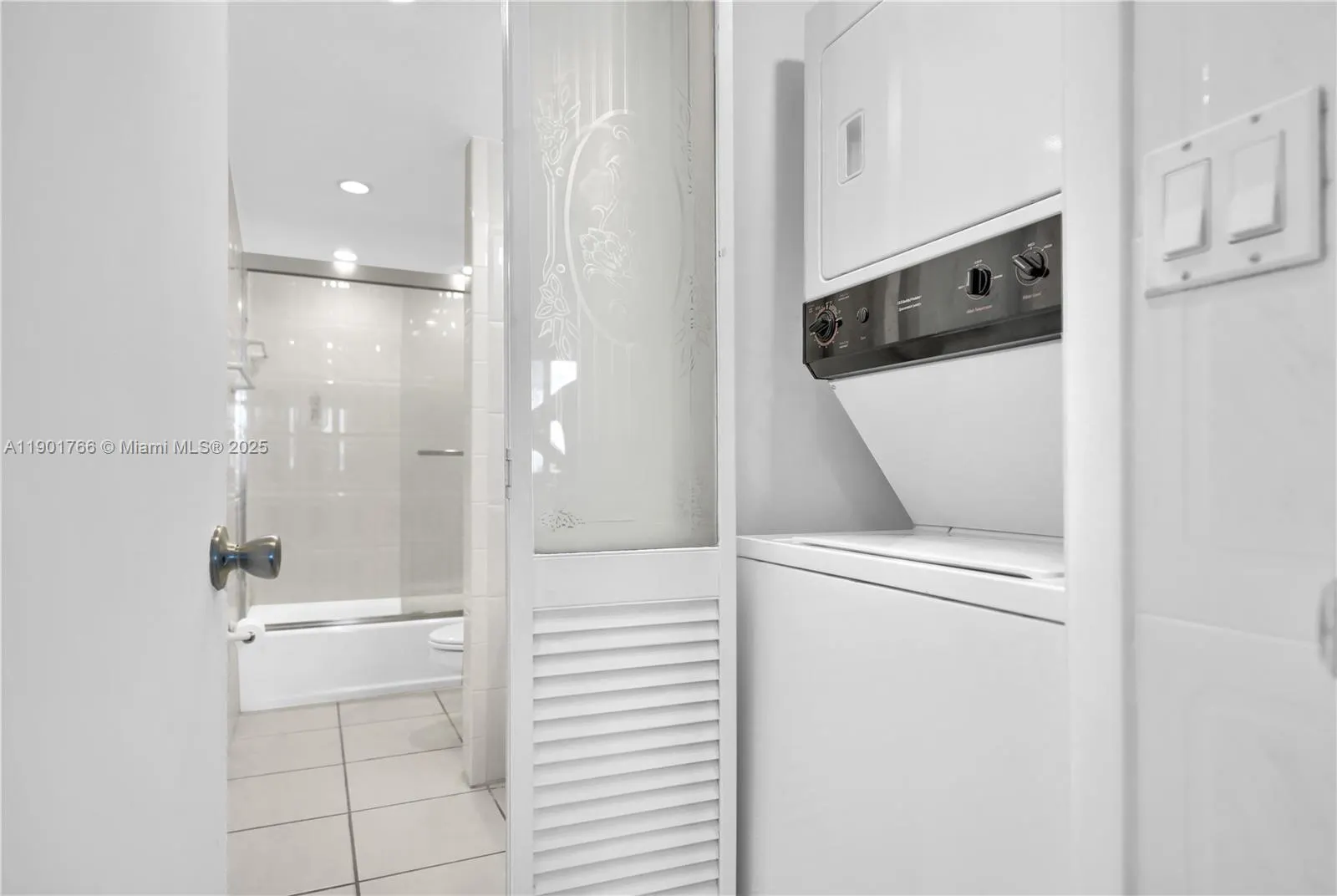 5005 Collins Ave, #824