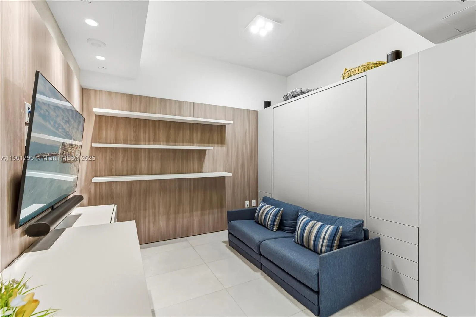 17901 Collins Ave, #1803