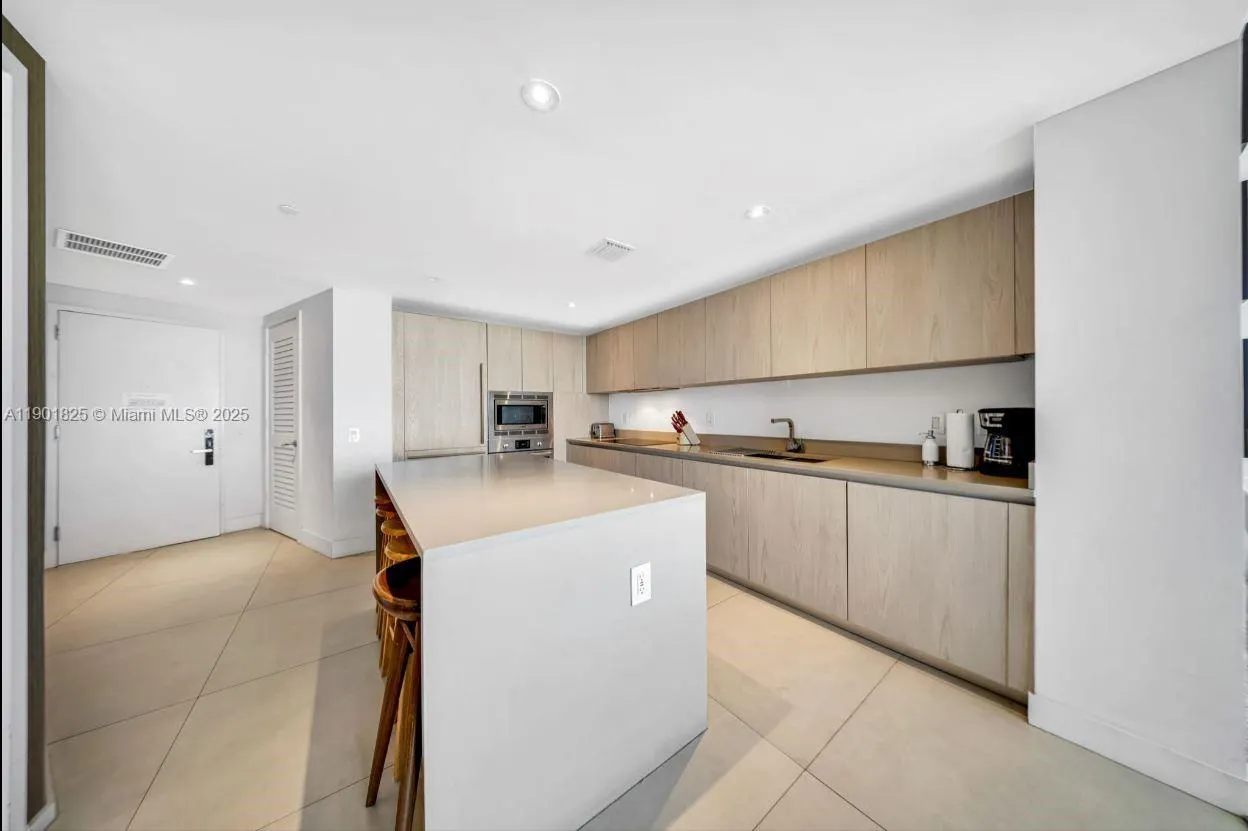 4111 S Ocean Dr, #1212