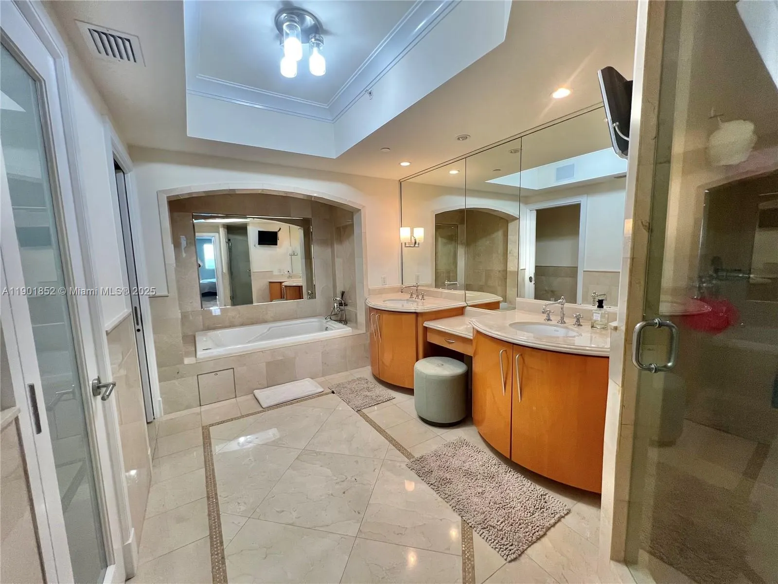 17875 Collins Ave, #4305