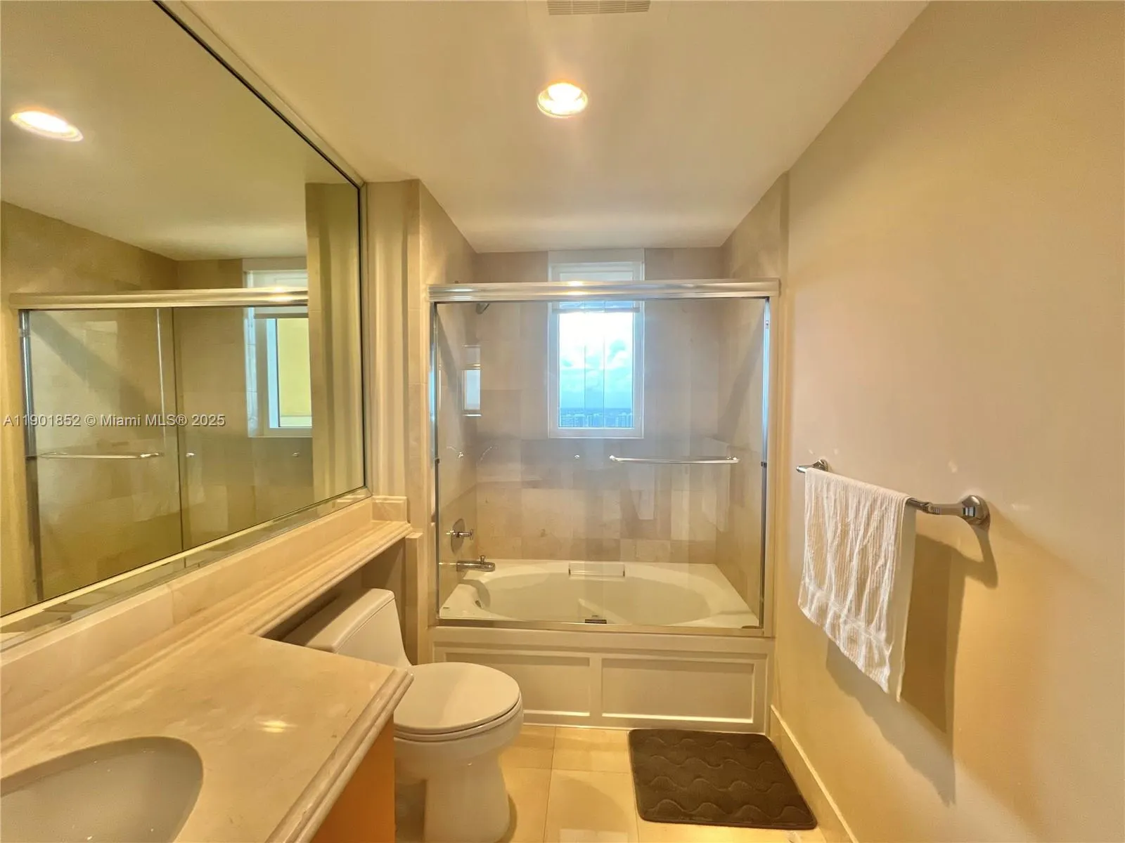 17875 Collins Ave, #4305