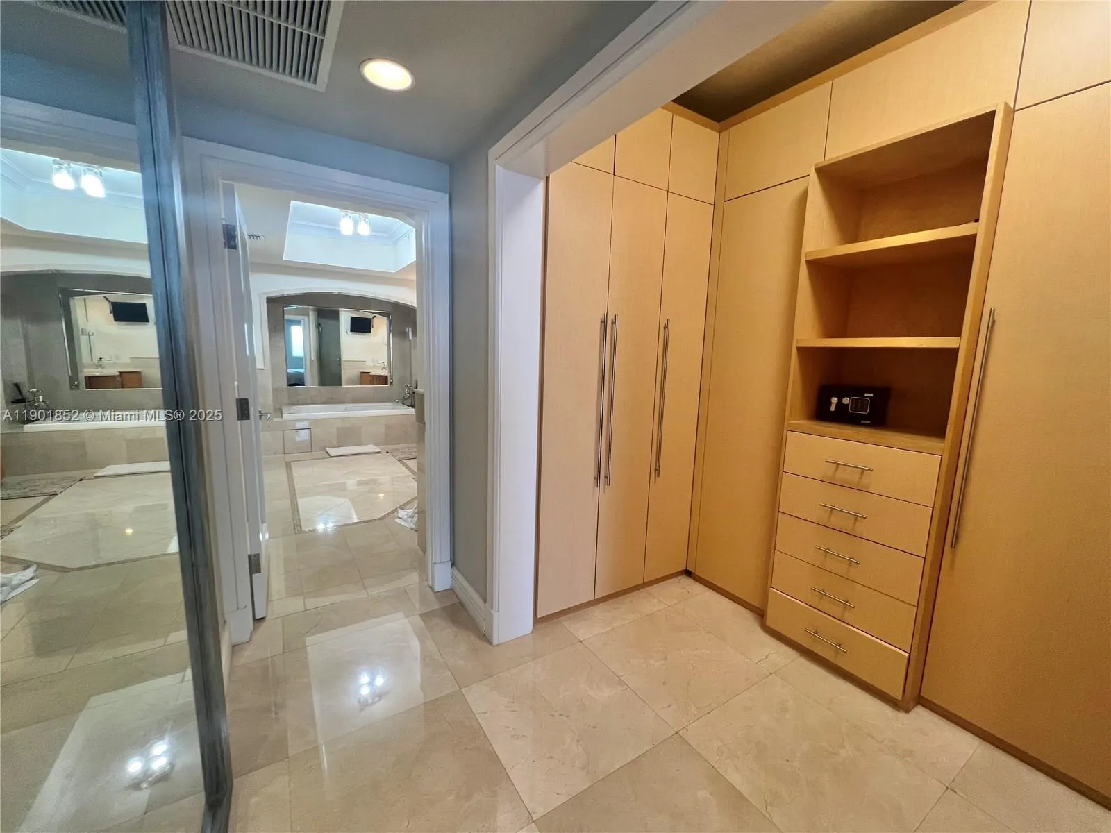 17875 Collins Ave, #4305