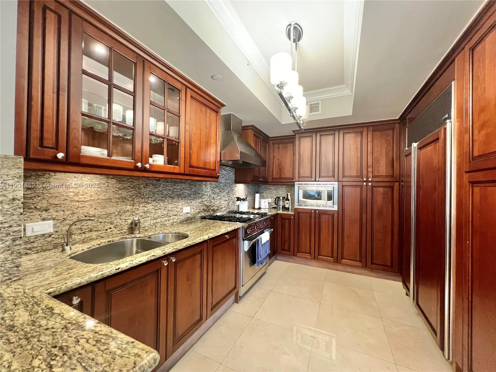 17875 Collins Ave, #4305