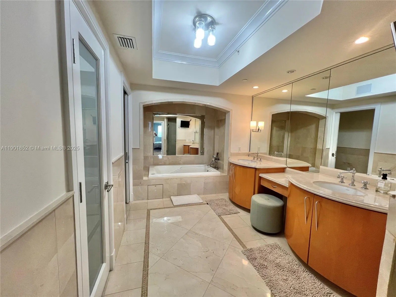 17875 Collins Ave, #4305