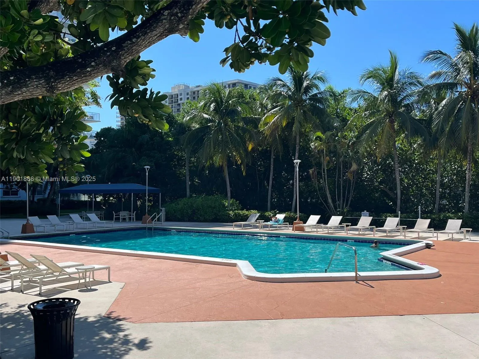 2851 NE 183rd St, #405E