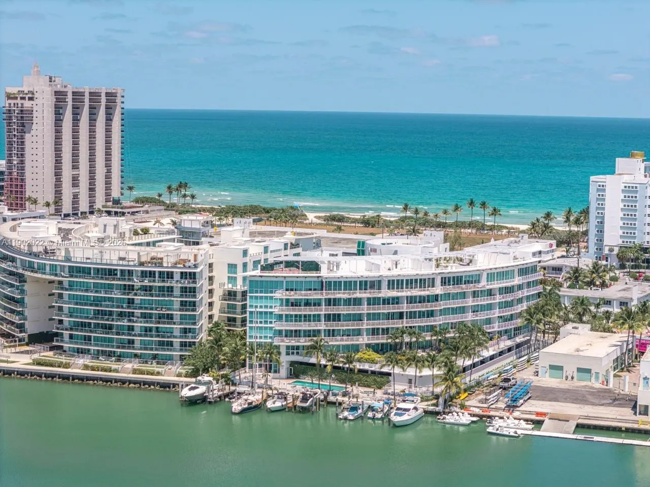 6580 Indian Creek Dr, #209