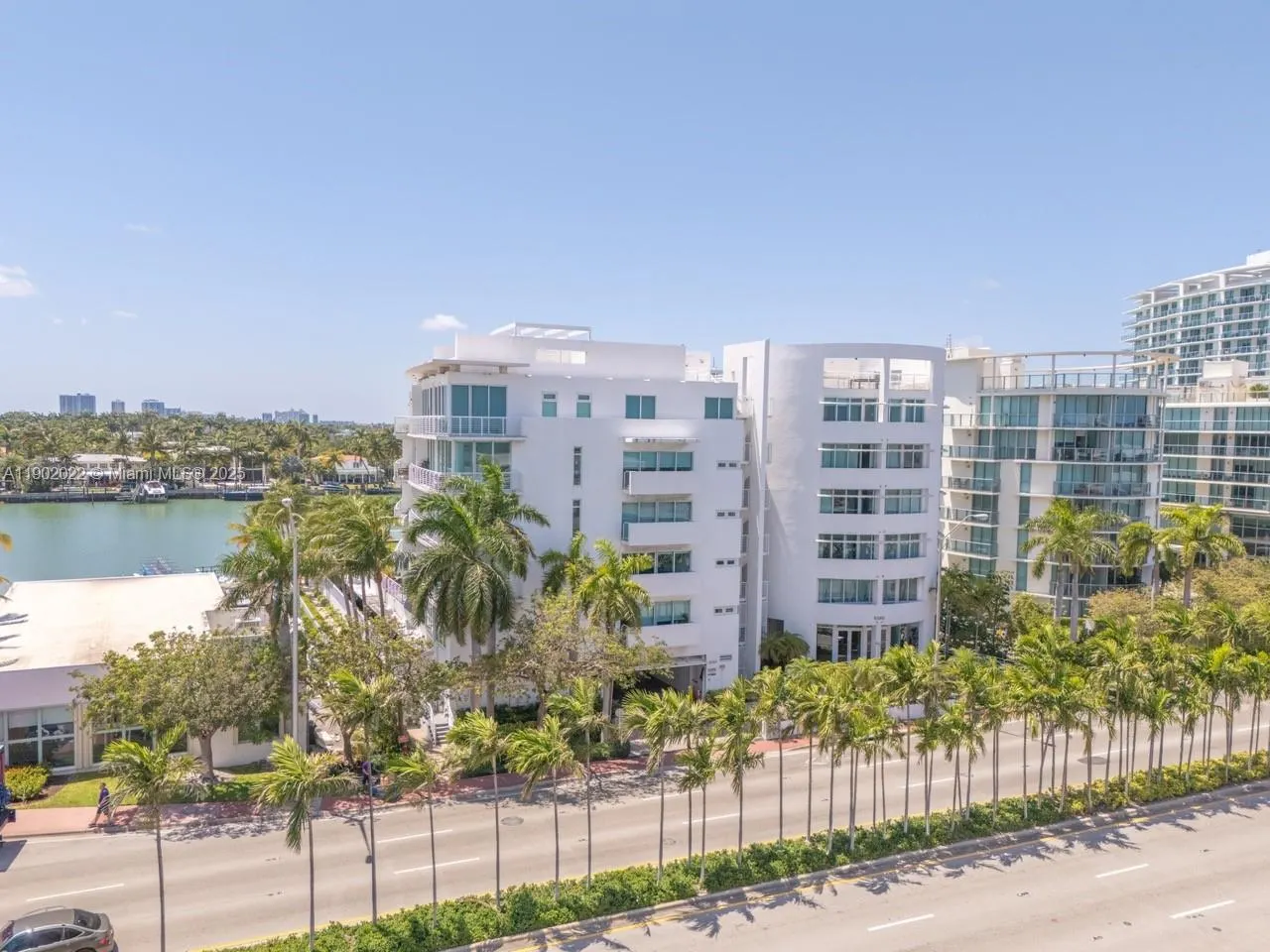 6580 Indian Creek Dr, #209