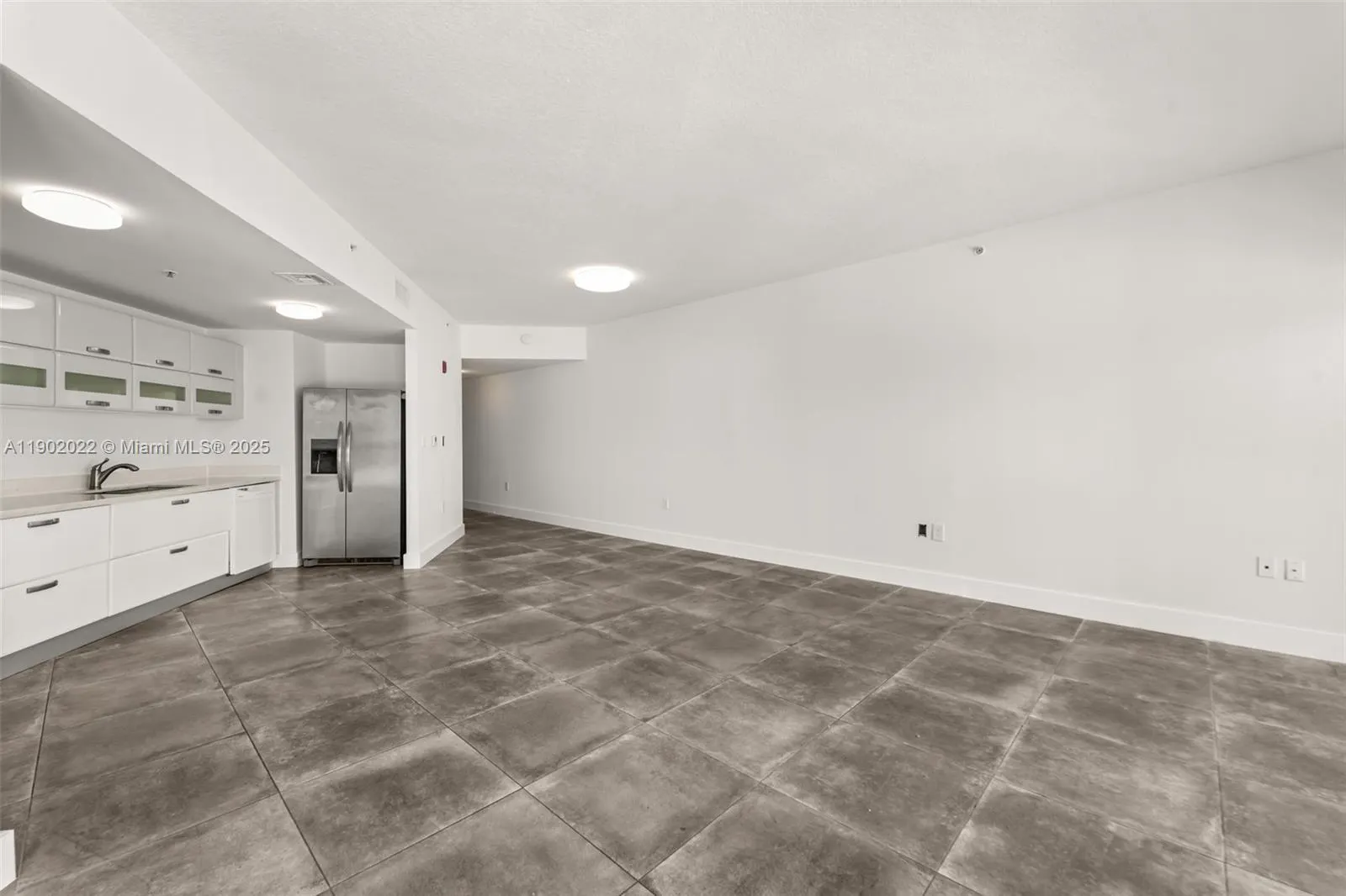 6580 Indian Creek Dr, #209