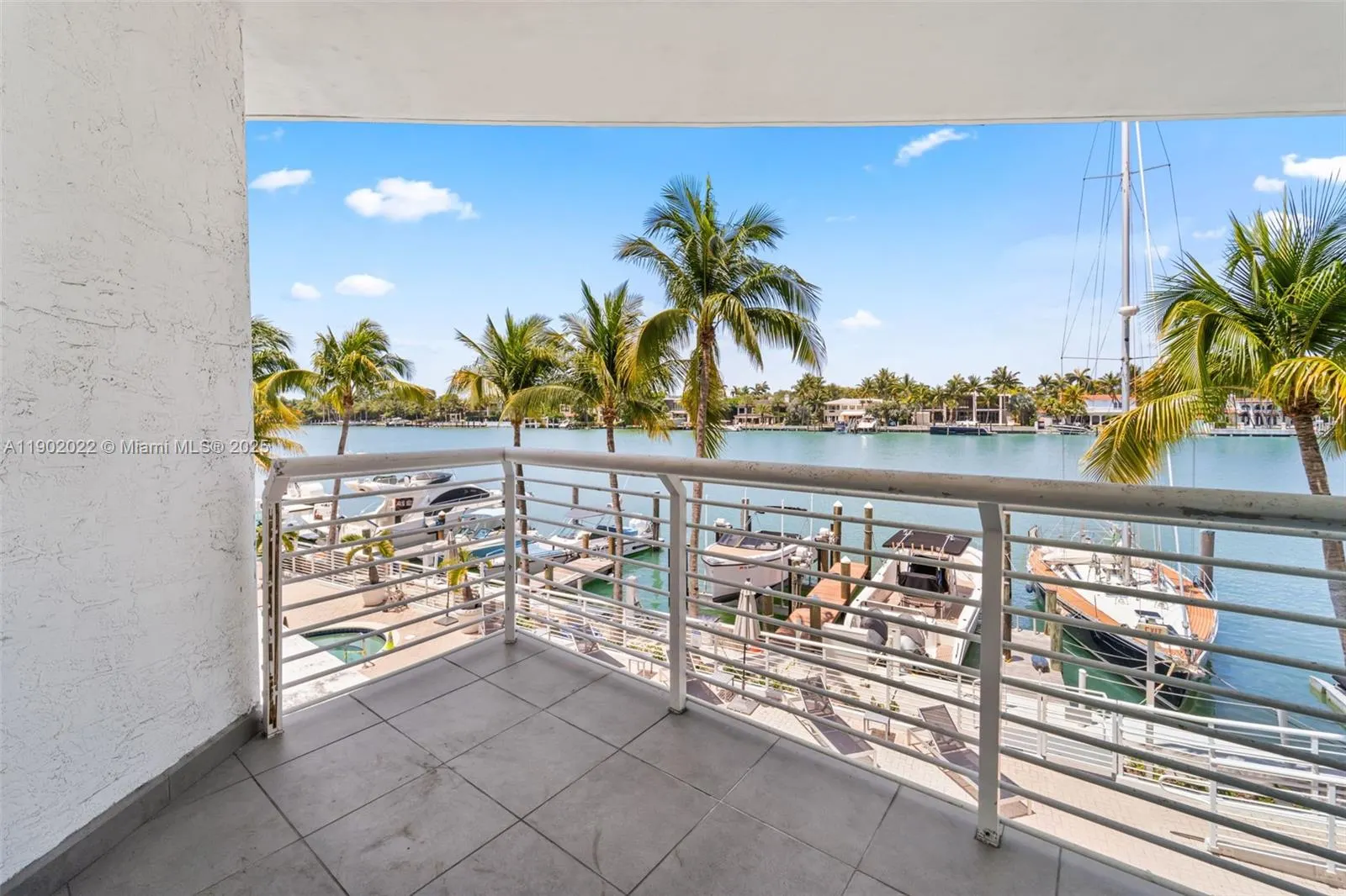 6580 Indian Creek Dr, #209