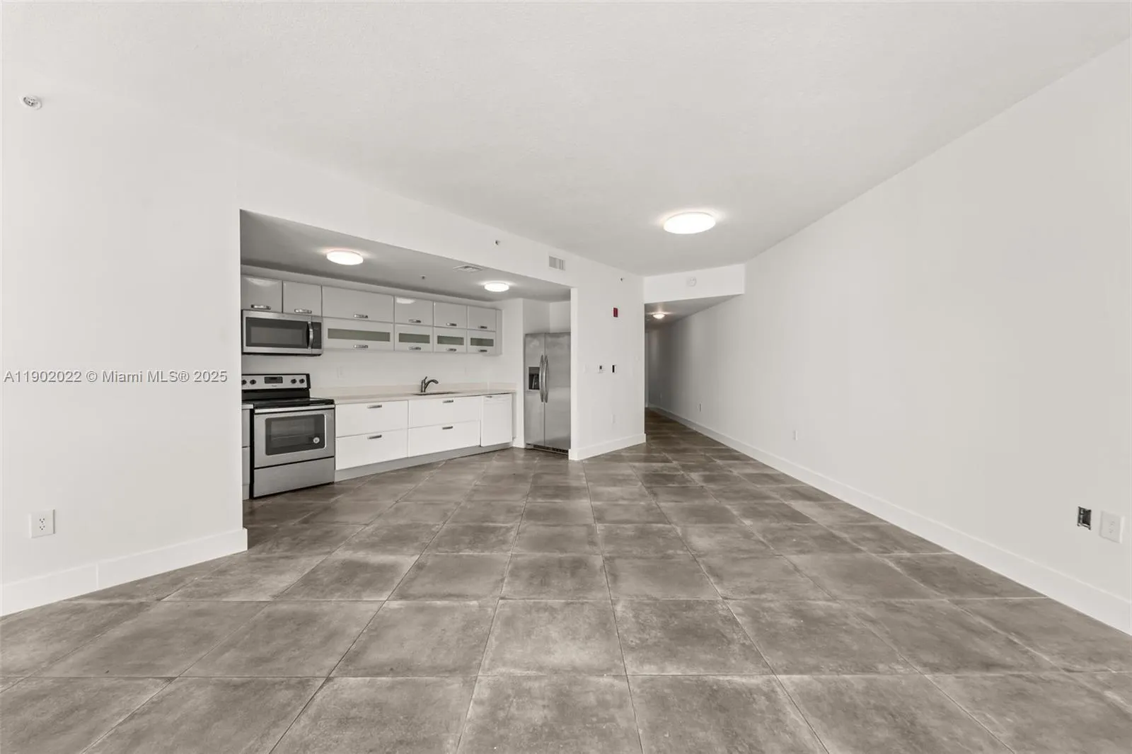 6580 Indian Creek Dr, #209