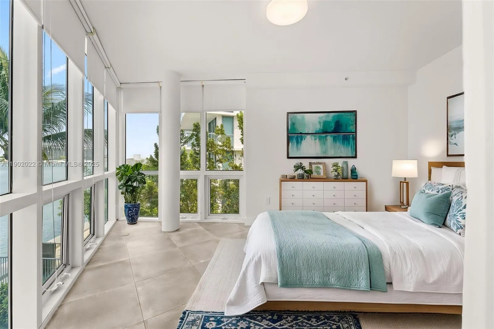 6580 Indian Creek Dr, #209