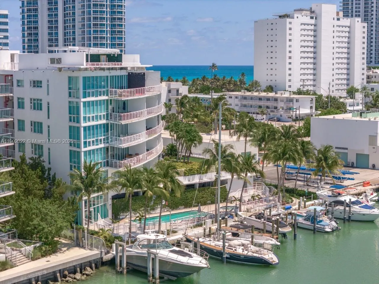 6580 Indian Creek Dr, #209