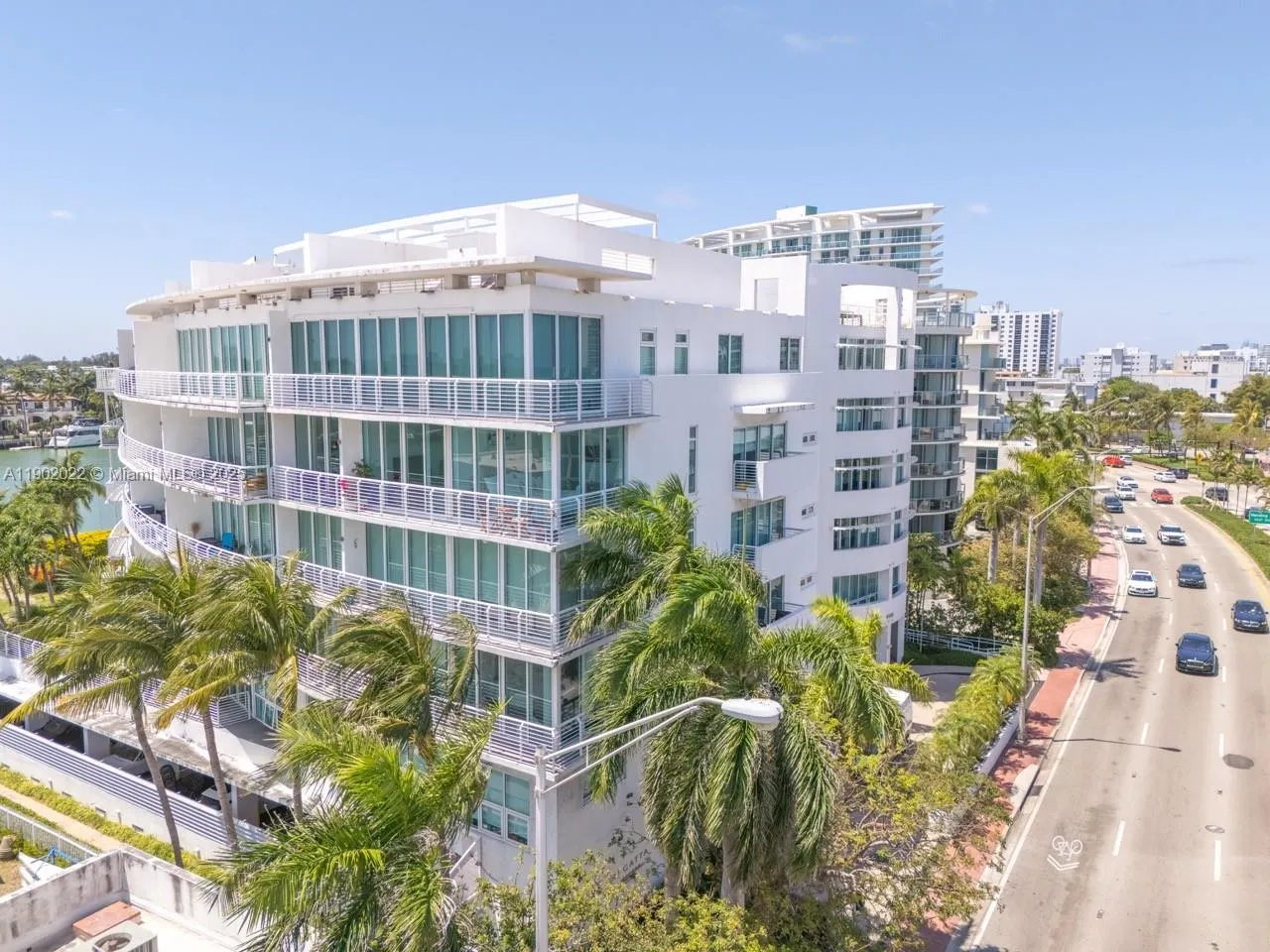 6580 Indian Creek Dr, #209