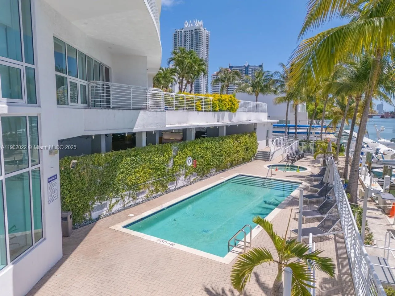 6580 Indian Creek Dr, #209