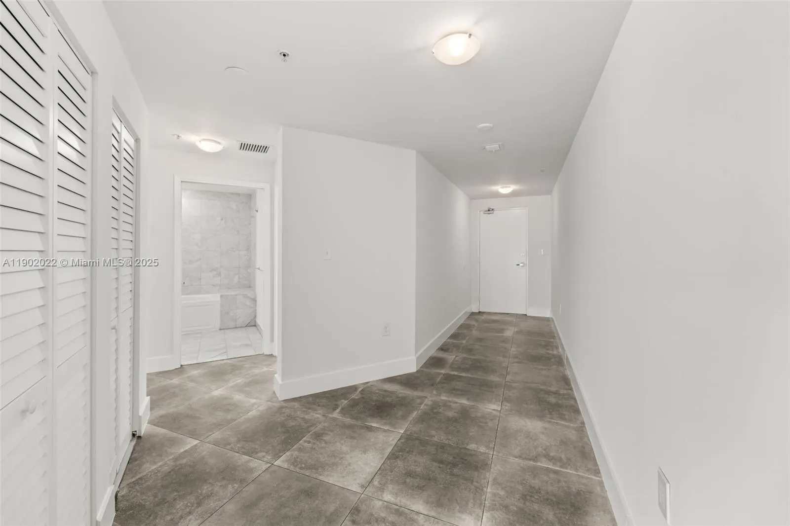 6580 Indian Creek Dr, #209