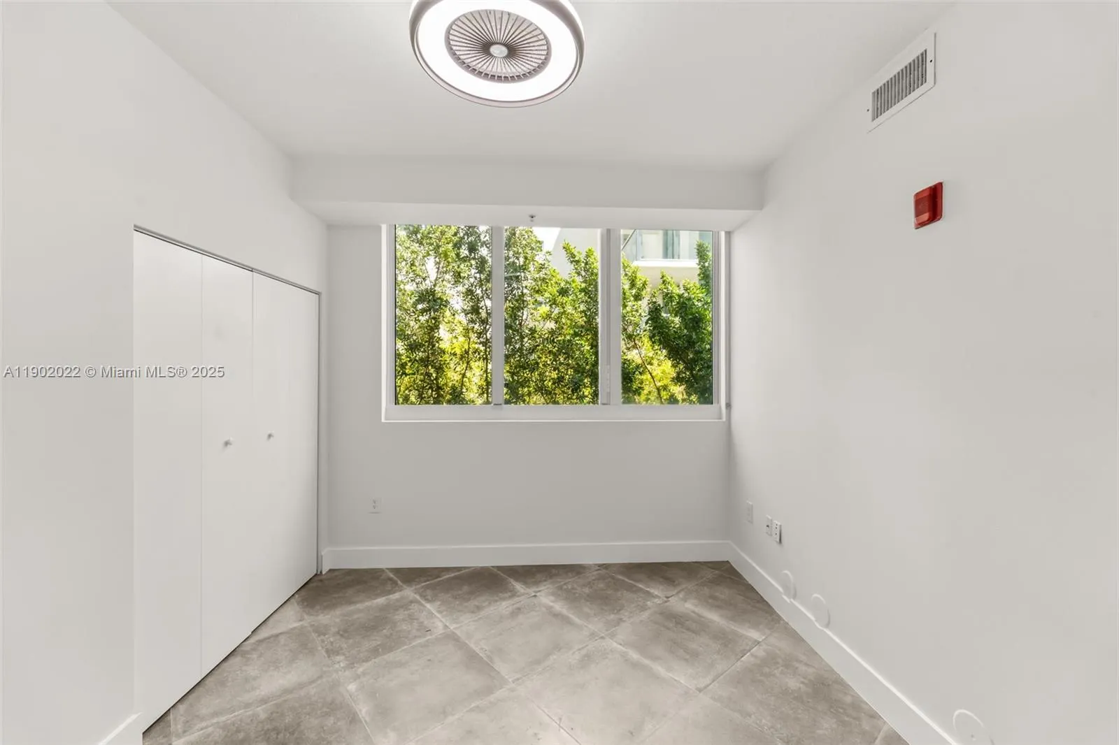 6580 Indian Creek Dr, #209