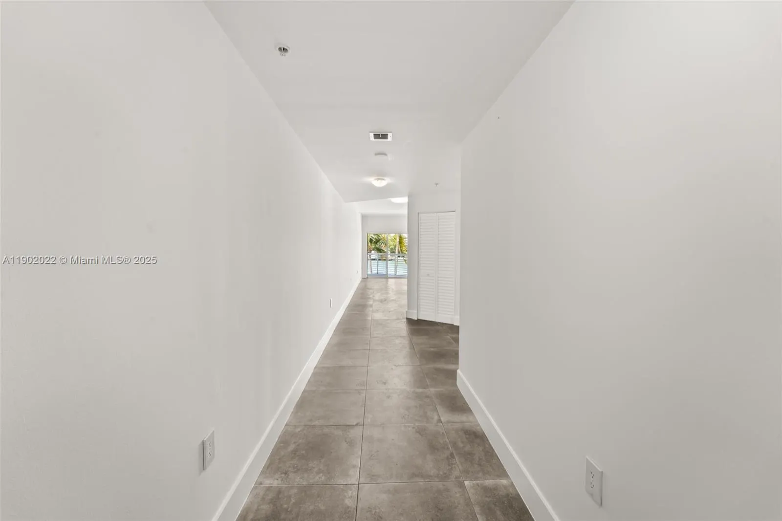 6580 Indian Creek Dr, #209