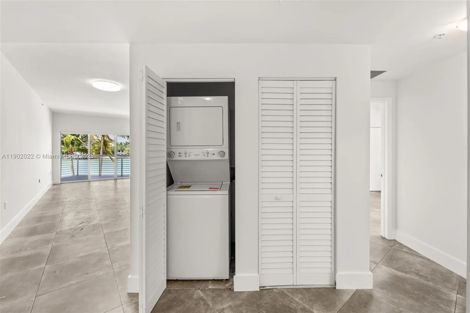 6580 Indian Creek Dr, #209