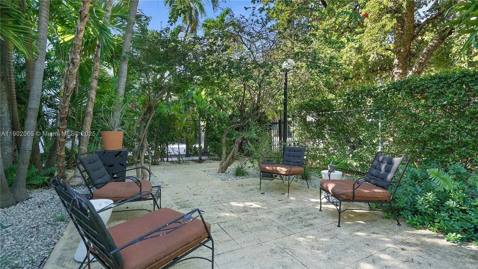 825 Jefferson Ave, #4