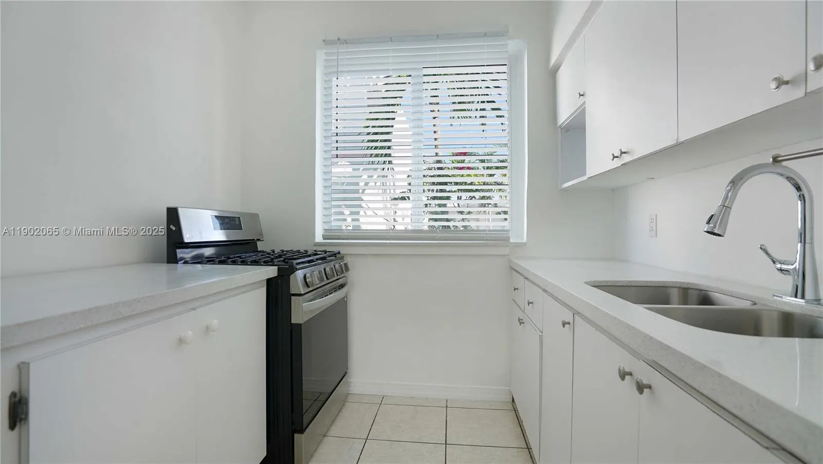 825 Jefferson Ave, #4