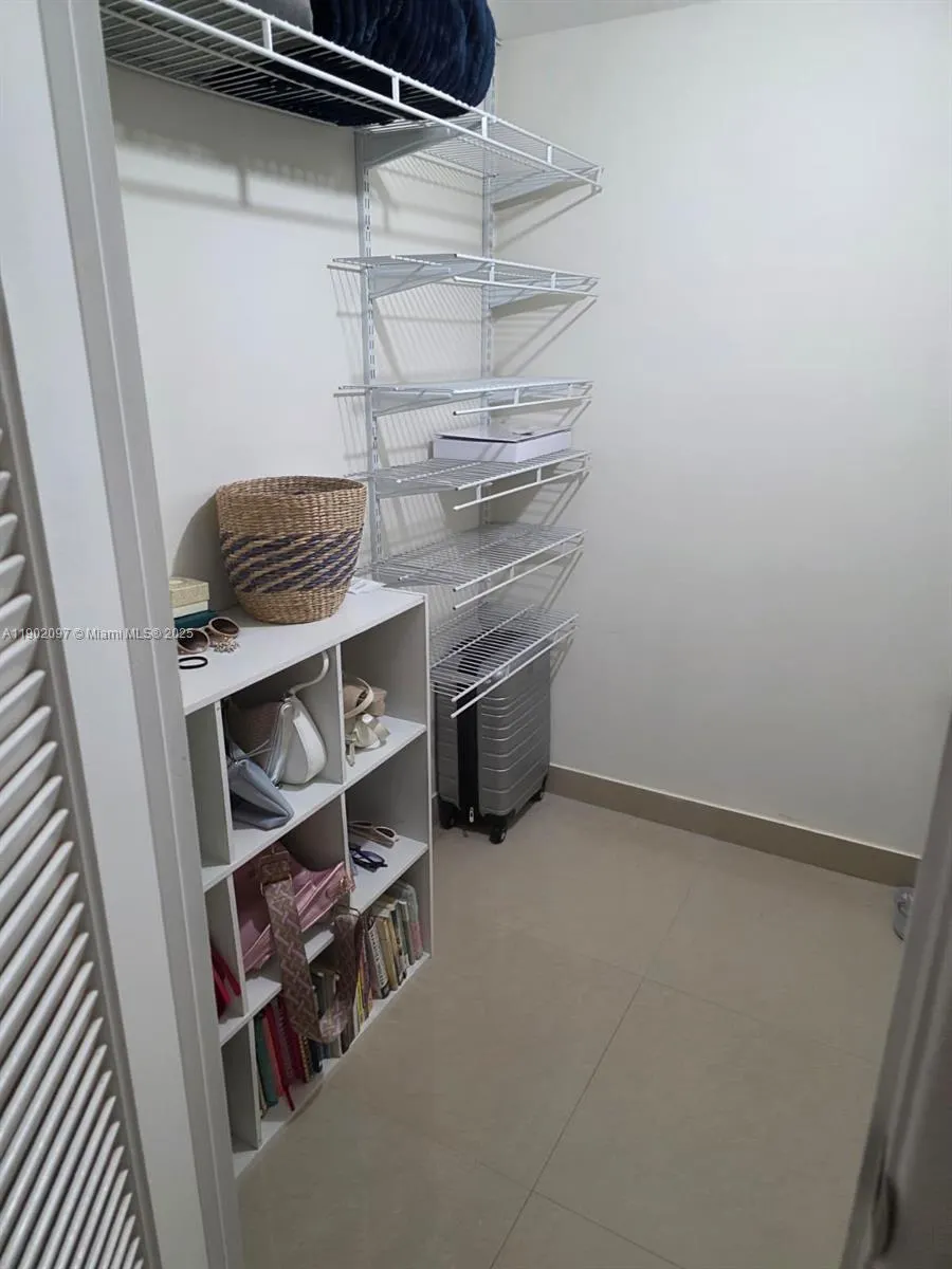 1833 S Ocean Dr, #809