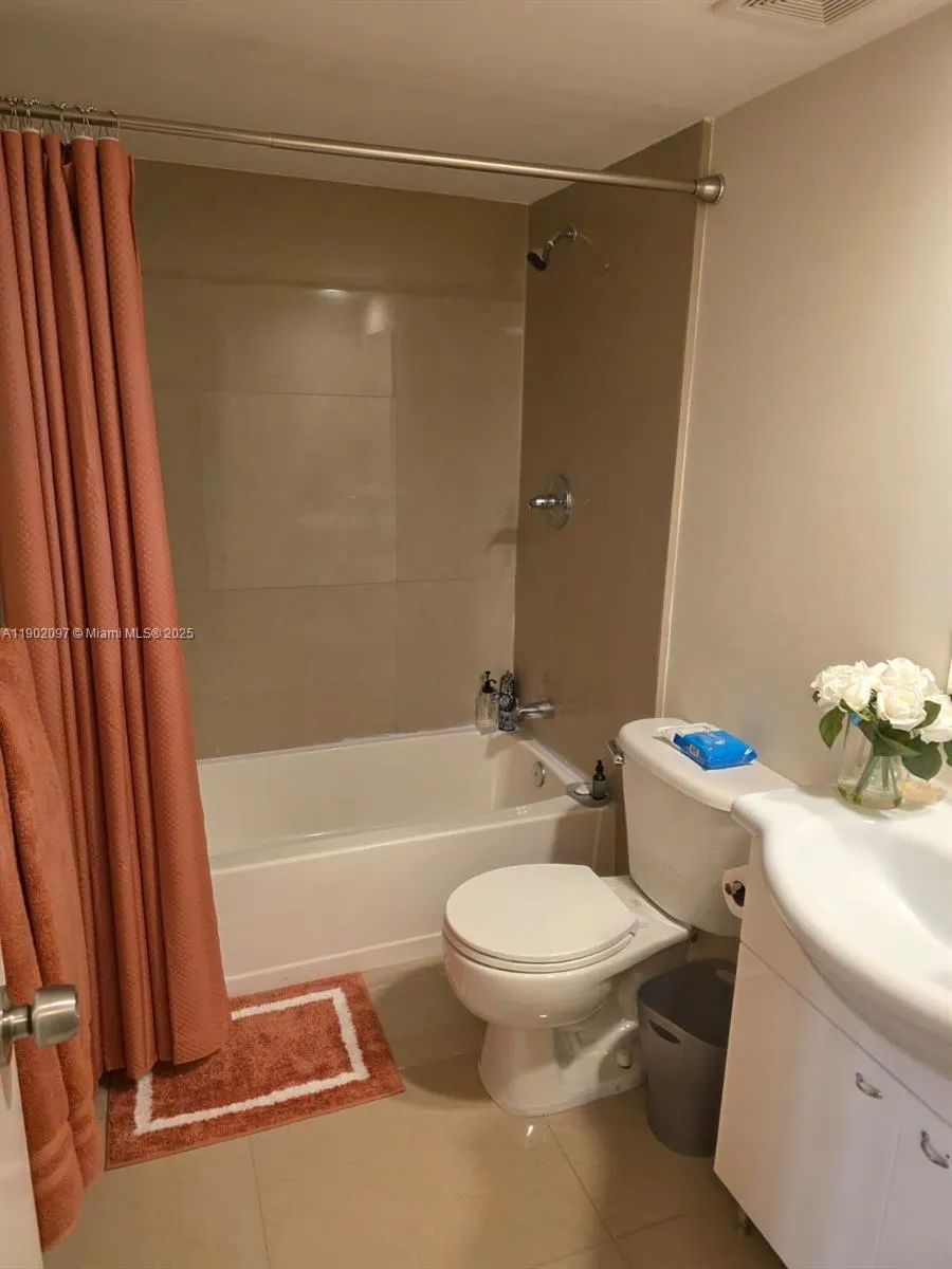 1833 S Ocean Dr, #809