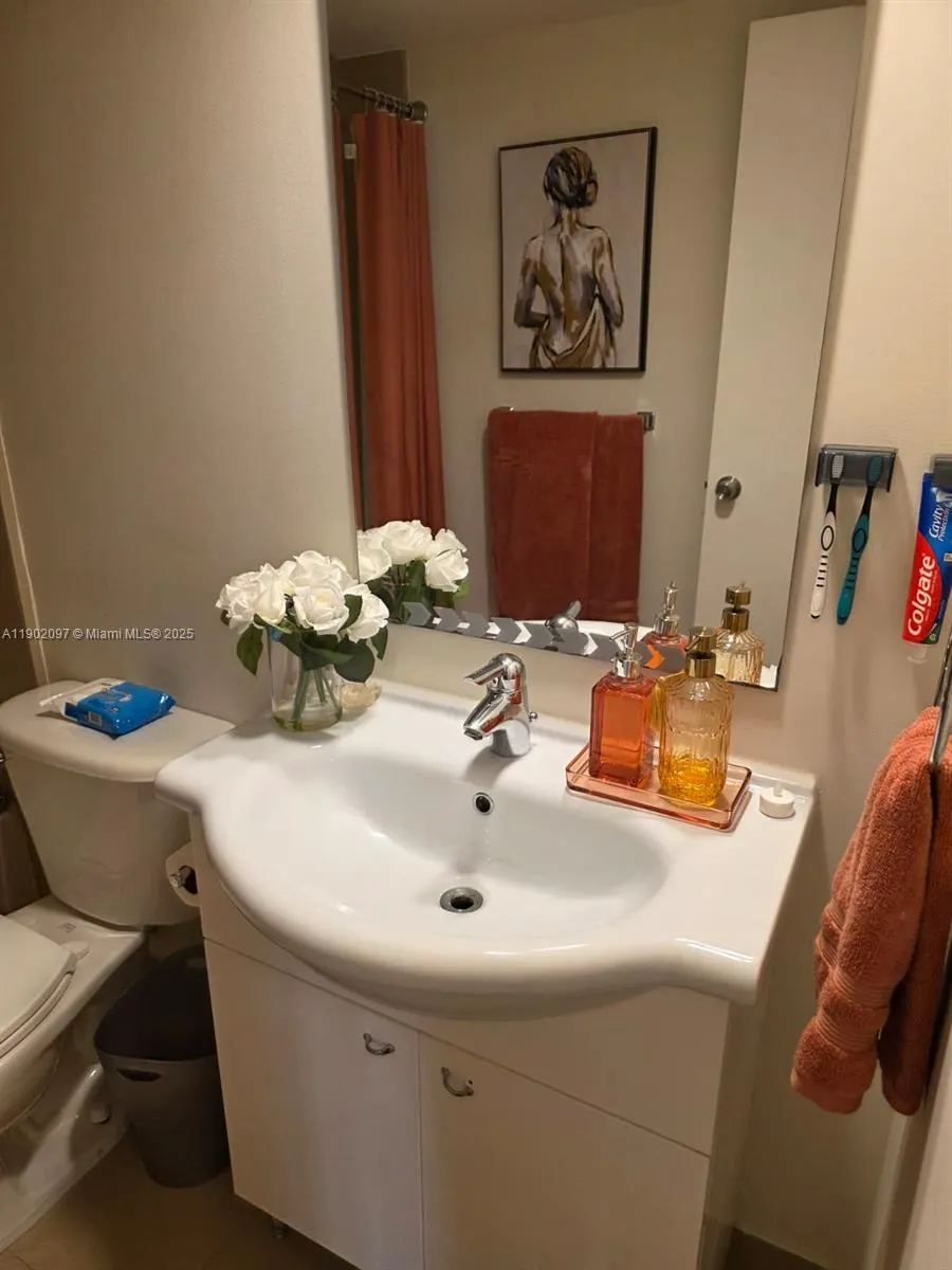 1833 S Ocean Dr, #809