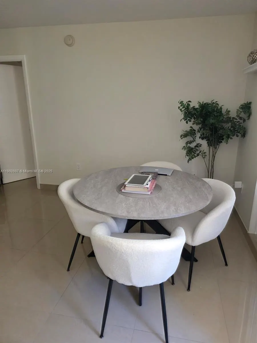 1833 S Ocean Dr, #809