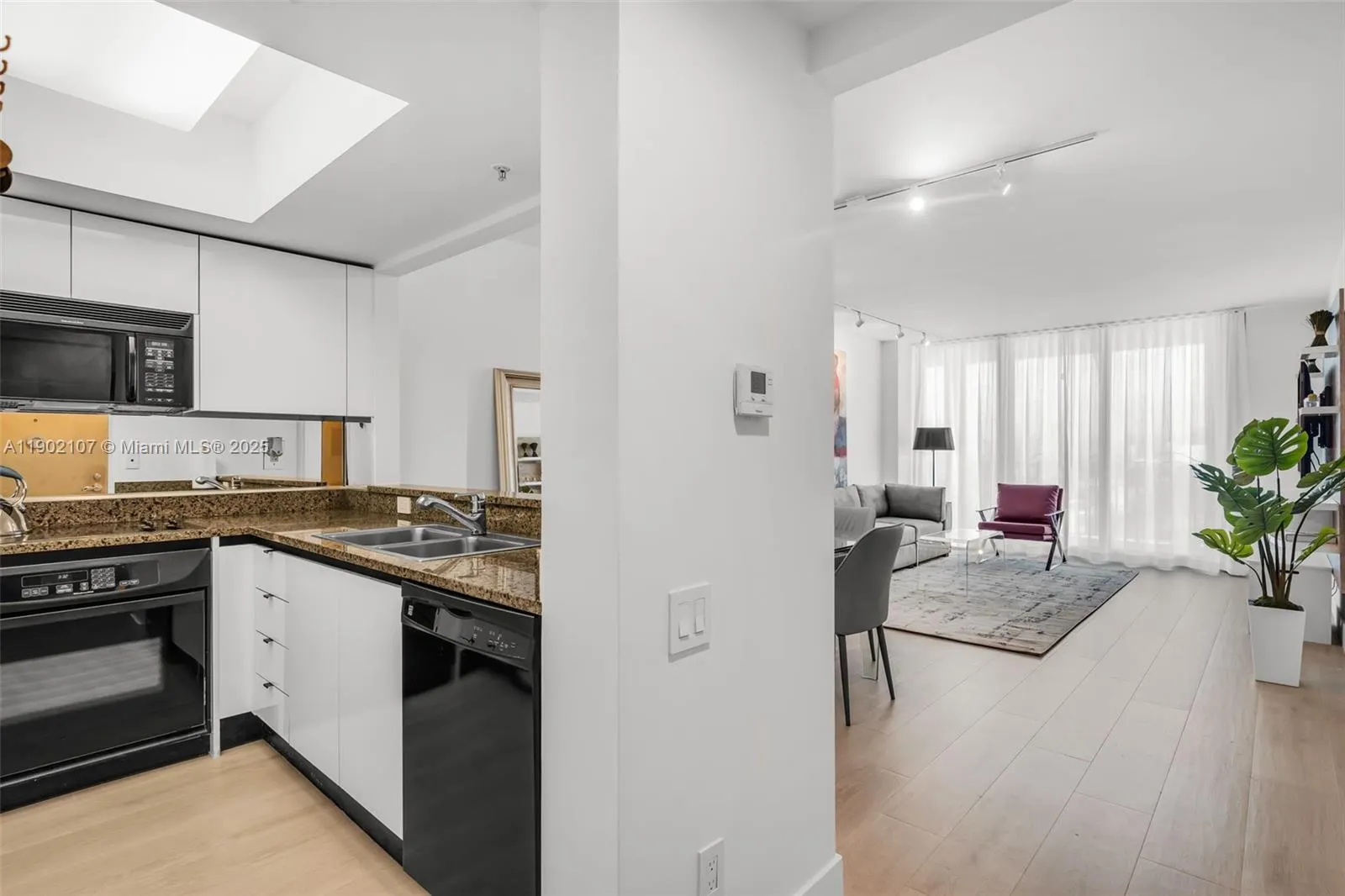 1500 Ocean Dr, #1109