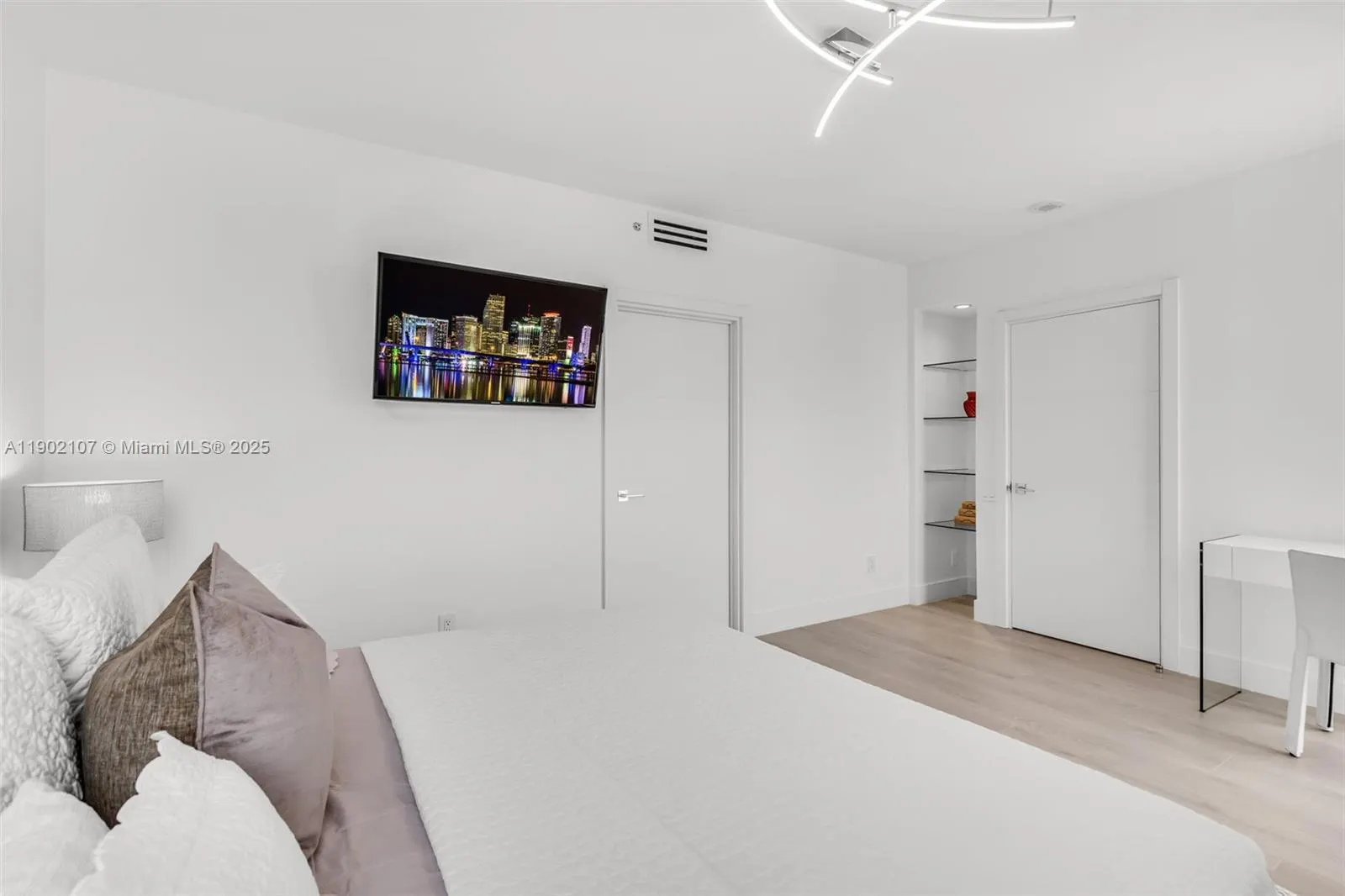 1500 Ocean Dr, #1109