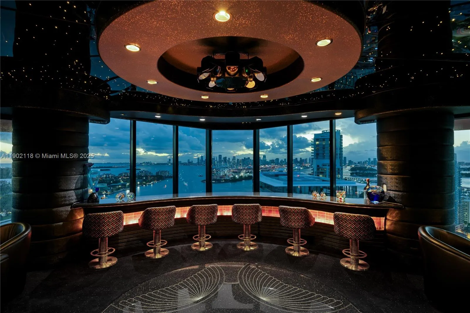 300 S Pointe Dr, #TH 3103