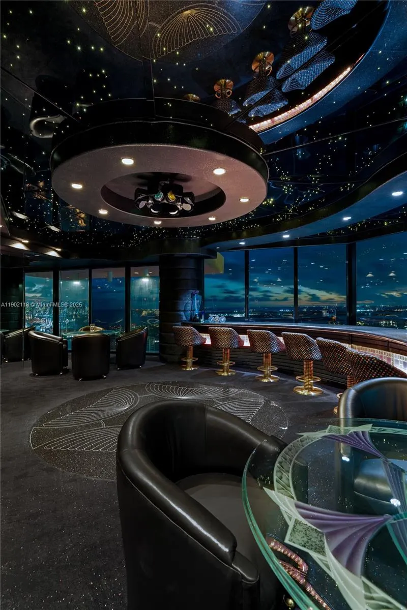 300 S Pointe Dr, #TH 3103