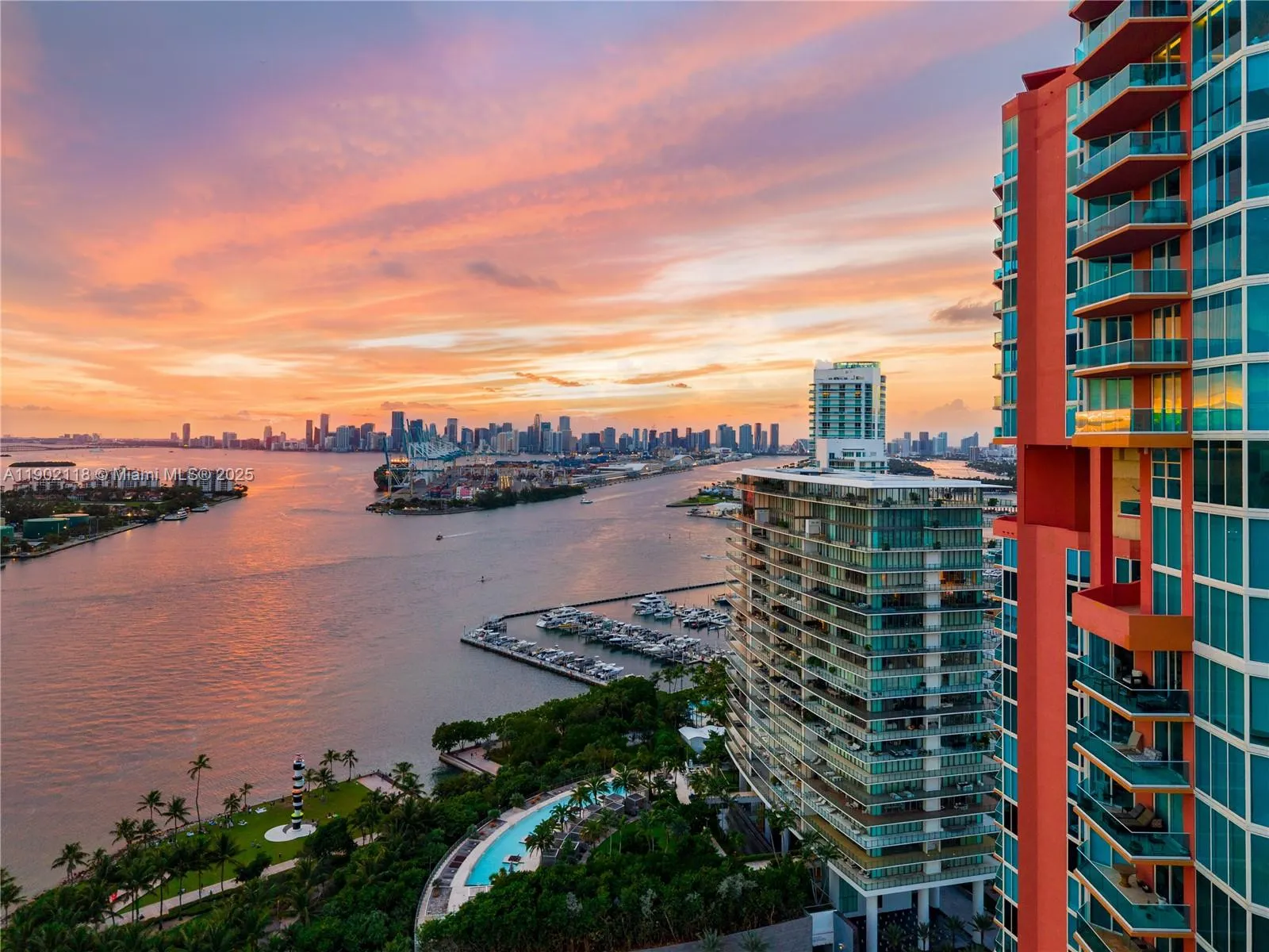 300 S Pointe Dr, #TH 3103