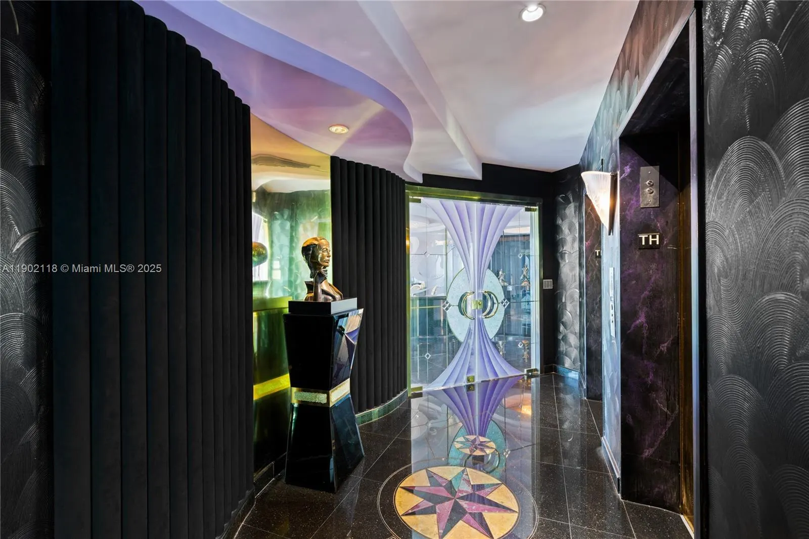 300 S Pointe Dr, #TH 3103